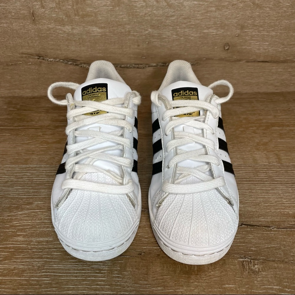 Boys Adidas Original Superstars size 4